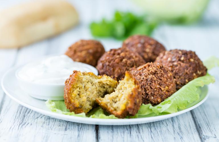 Falafel Sandwich Qatar - The Perfect Snack For A Healthy Meal On-the-go